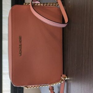 Michael kors jet set crossbody bag